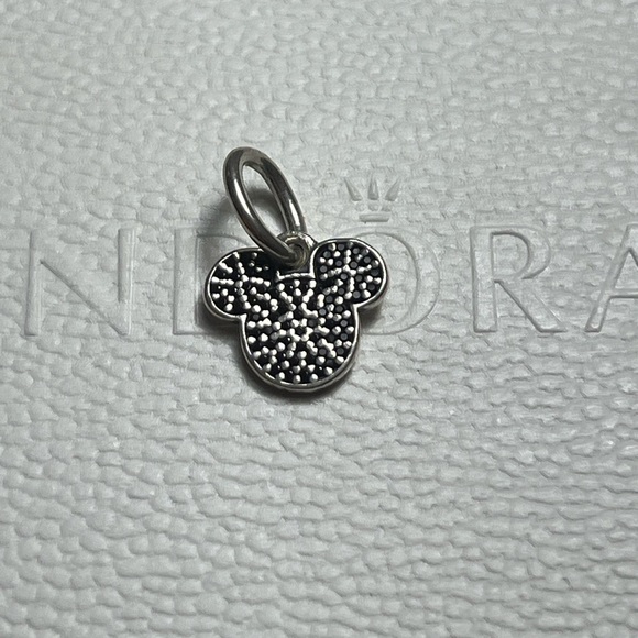 *Limited Edition* Pandora Mickey Mouse Charm - Picture 1 of 3